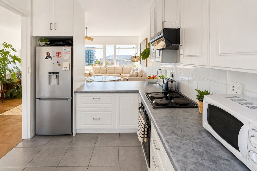 To Let 2 Bedroom Property for Rent in Green Point Western Cape